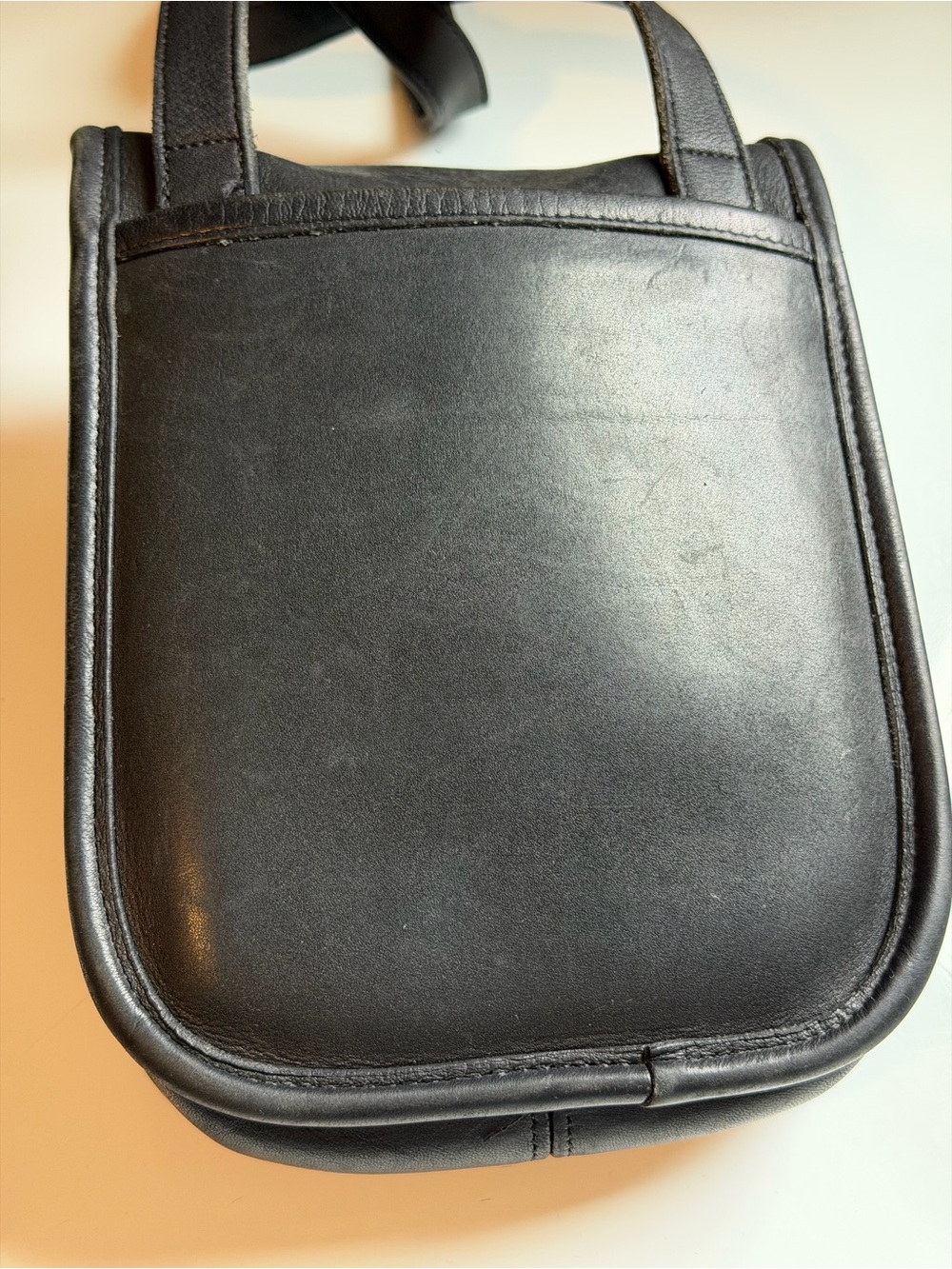 Vintage 1995 Coach Small Sidepack in Black Leather - Made in the USA - Picture 9 of 15
